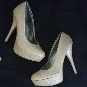 Gold Glittery high heels size 7